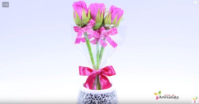 Flor de Papel Crepom com Bombom